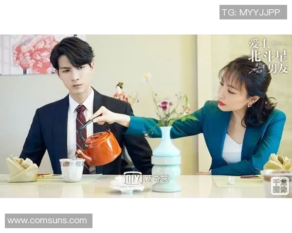 《绿茵场上的浪漫告白足球明星在赛场上为爱下跪求婚》