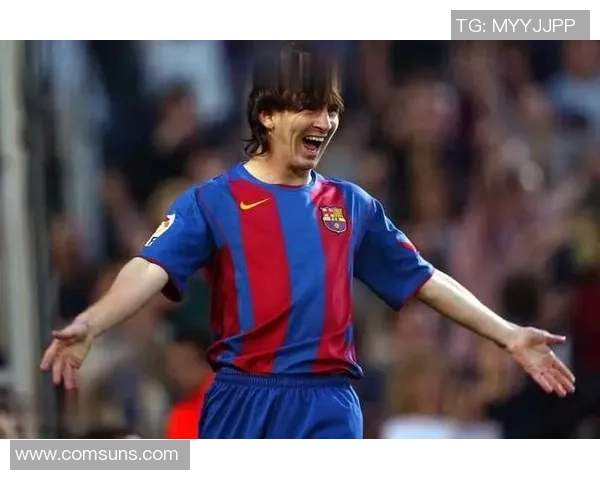 全球十大足球球星风采大赏：传奇人物与当代巨星的巅峰对决