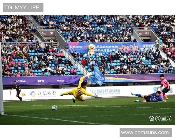 球星线上足球新体验：虚拟赛场上的激情对决与策略博弈