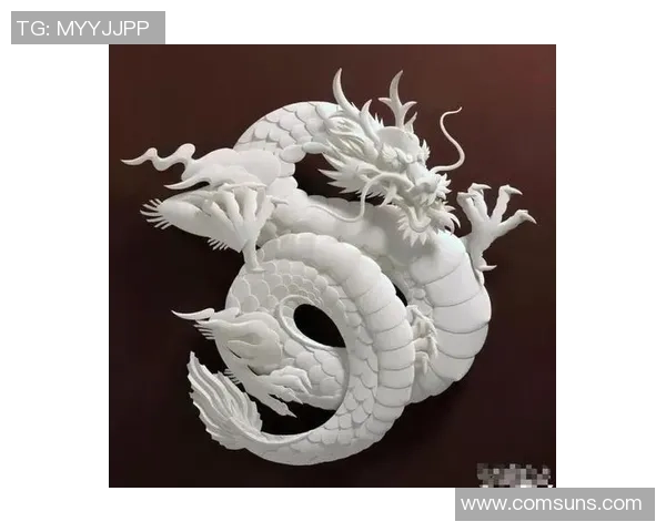 纸艺折叠挑战：如何将纸张折叠成足球明星栩栩如生的立体形象