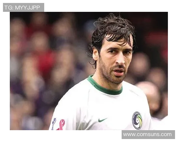 足球巨星的诞生与成就探究 谁是当今足坛最具影响力的球员